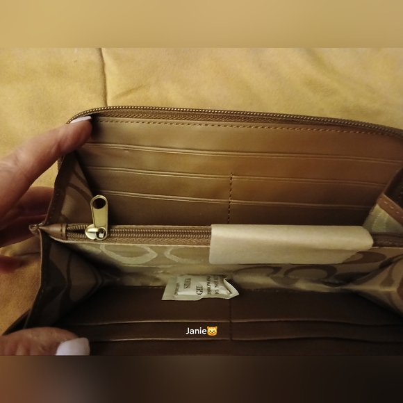 Coach RARE Vintage Khaki Patchwork Wallet NWT - Picture 4 of 13